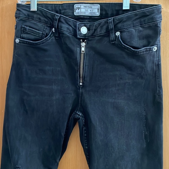 Free People Busted Knee Fly Fray Black Jeans Stretch 27 VGUC - Picture 5 of 9